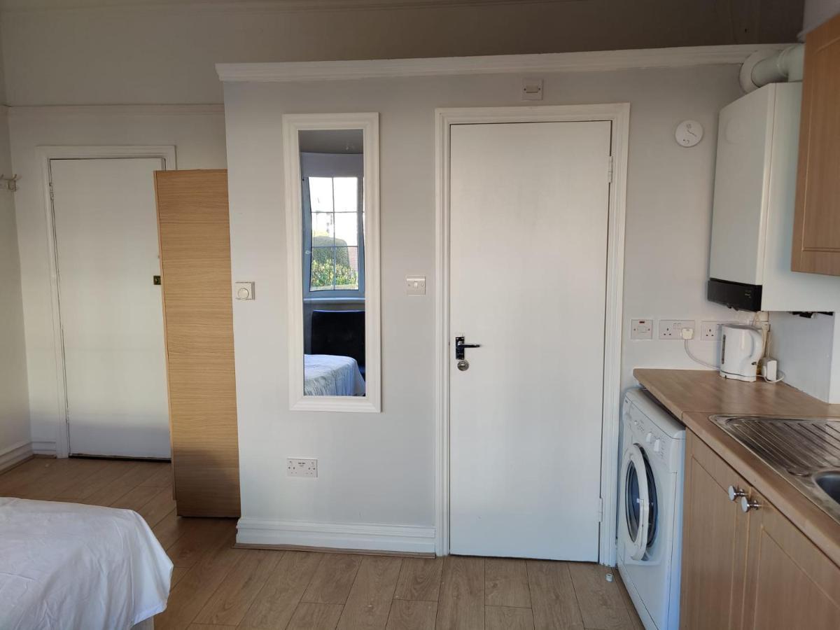 Апартаменти Studio On Golders Green Road Лондон Екстер'єр фото