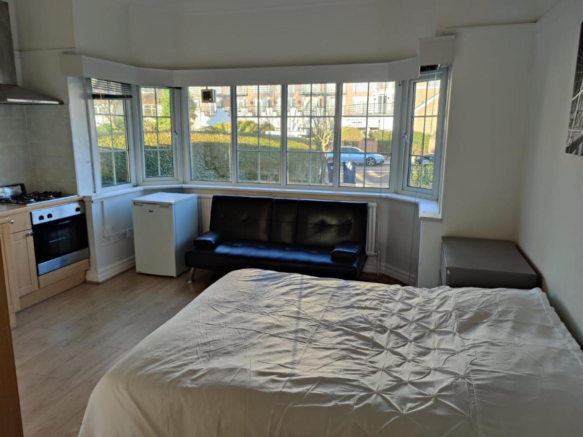 Апартаменти Studio On Golders Green Road Лондон Екстер'єр фото